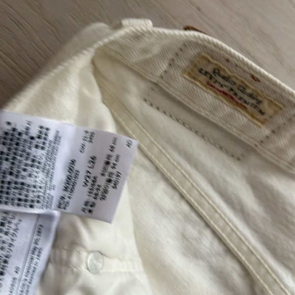 Levi’s 501 distressed cream colored size 27 jeans lightly worn - Picture 2 of 8